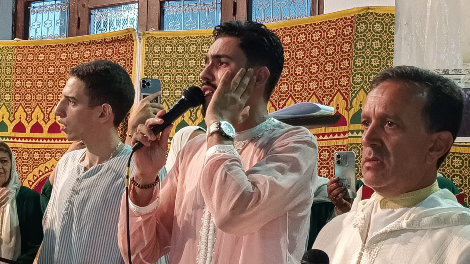 جمعية روح التراث الصوفي للمديح والسماع بمكناس تحيي ليلة صوفية بمزارة الضريح الإدريسي الأنور جمعية روح التراث الصوفي للمديح والسماع بمكناس تحيي ليلة صوفية بمزارة الضريح الإدريسي الأنور