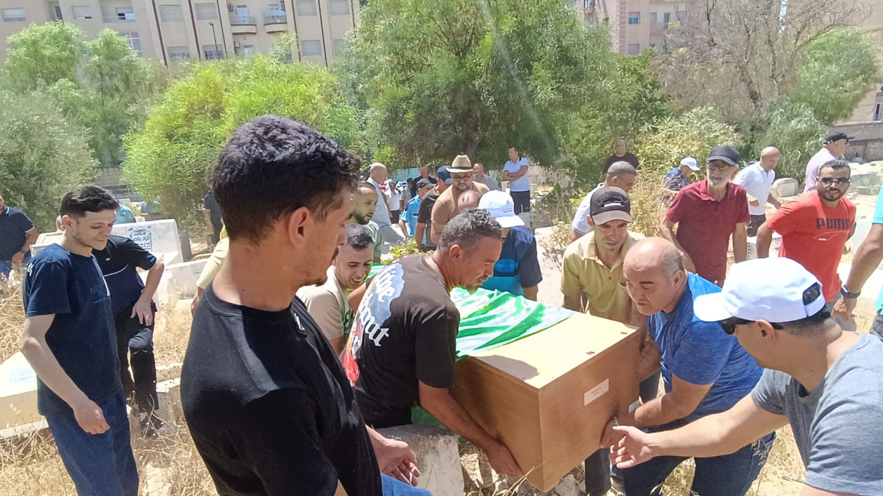 تشييع جثمان الراحل محمد ازهار الرفاعي إلى مثواه الأخير