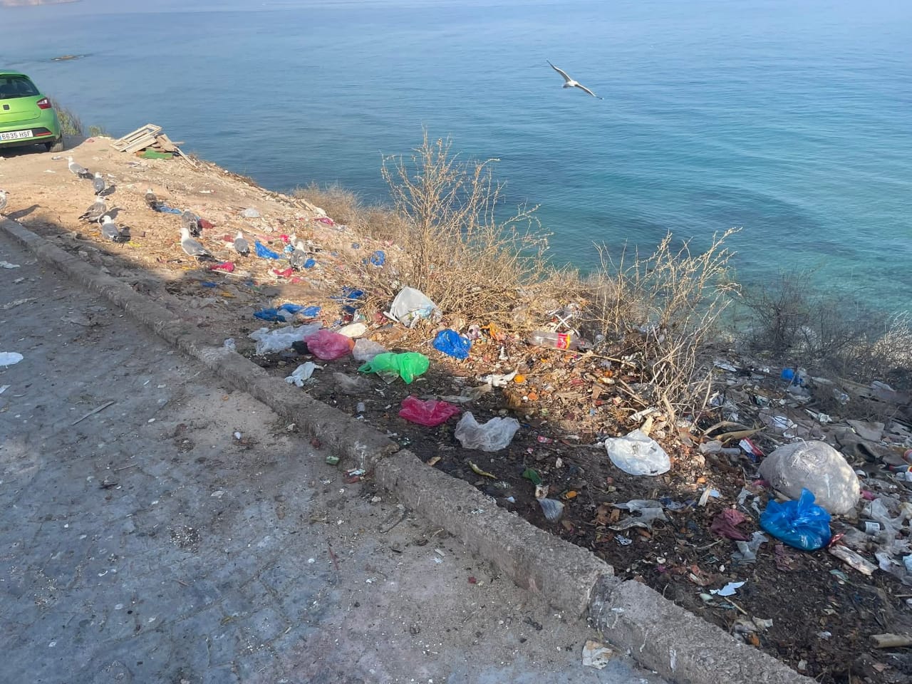 أدراج صباديا نواحي الحسيمة بين جمالية المشهد وفوضى النفايات.. مطالب عاجلة بحلول دائمة