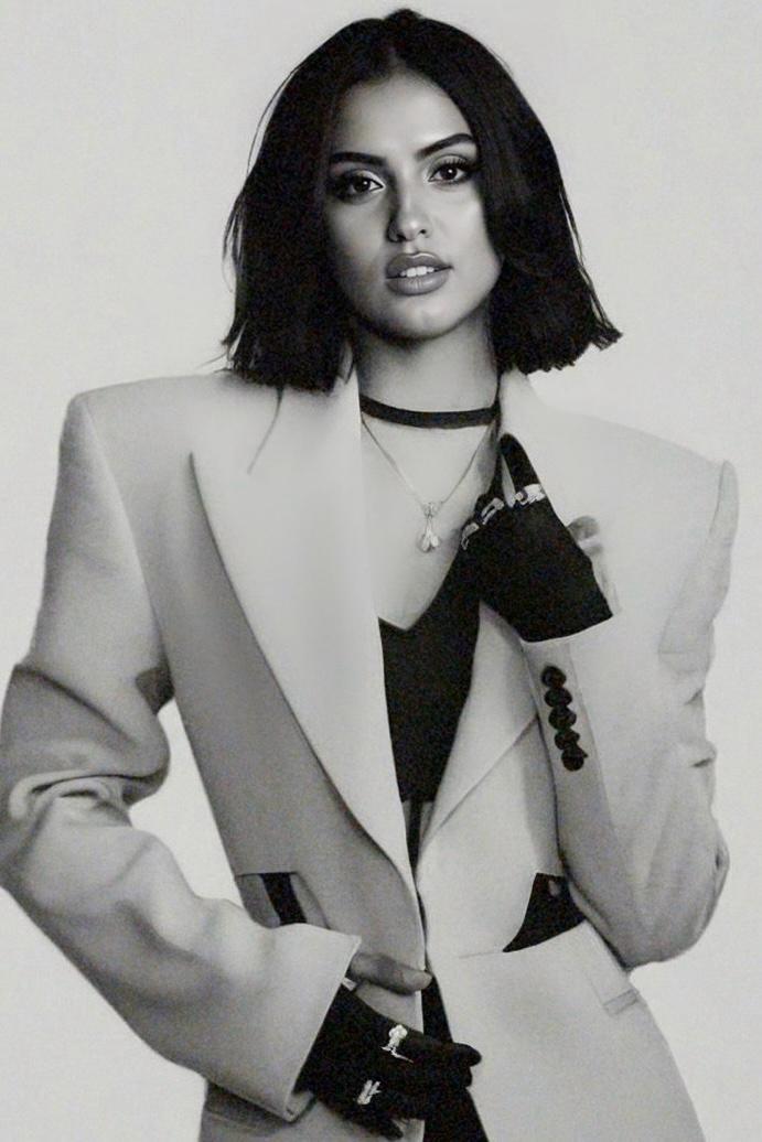 الفنانة الصاعدة زهراء درير تفاجئ جمهورها بأغنية “دوماج”