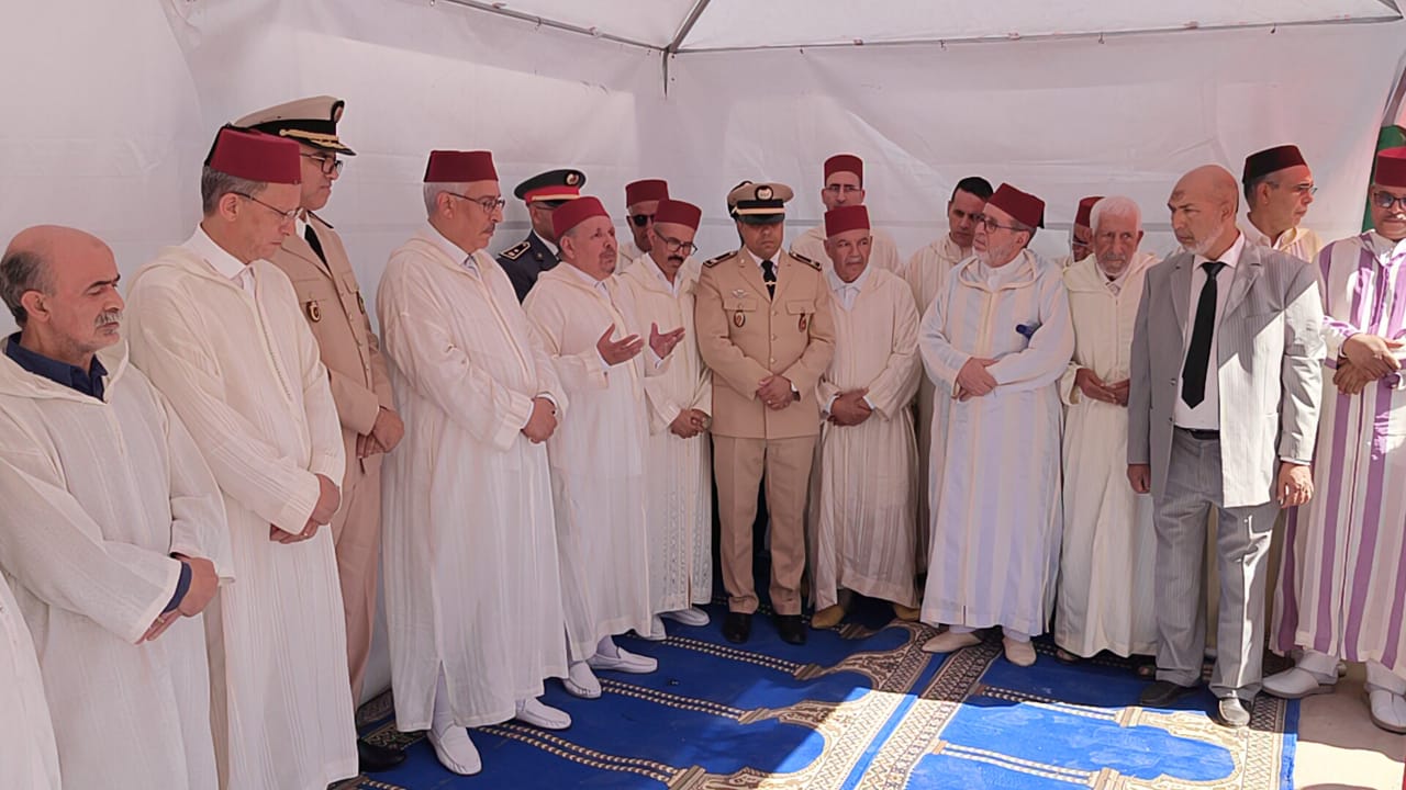 تكريم أبطال المقاومة وترميم مقبرة الشهداء بمولاي إدريس زرهون بحضور السيد عامل عمالة مكناس.