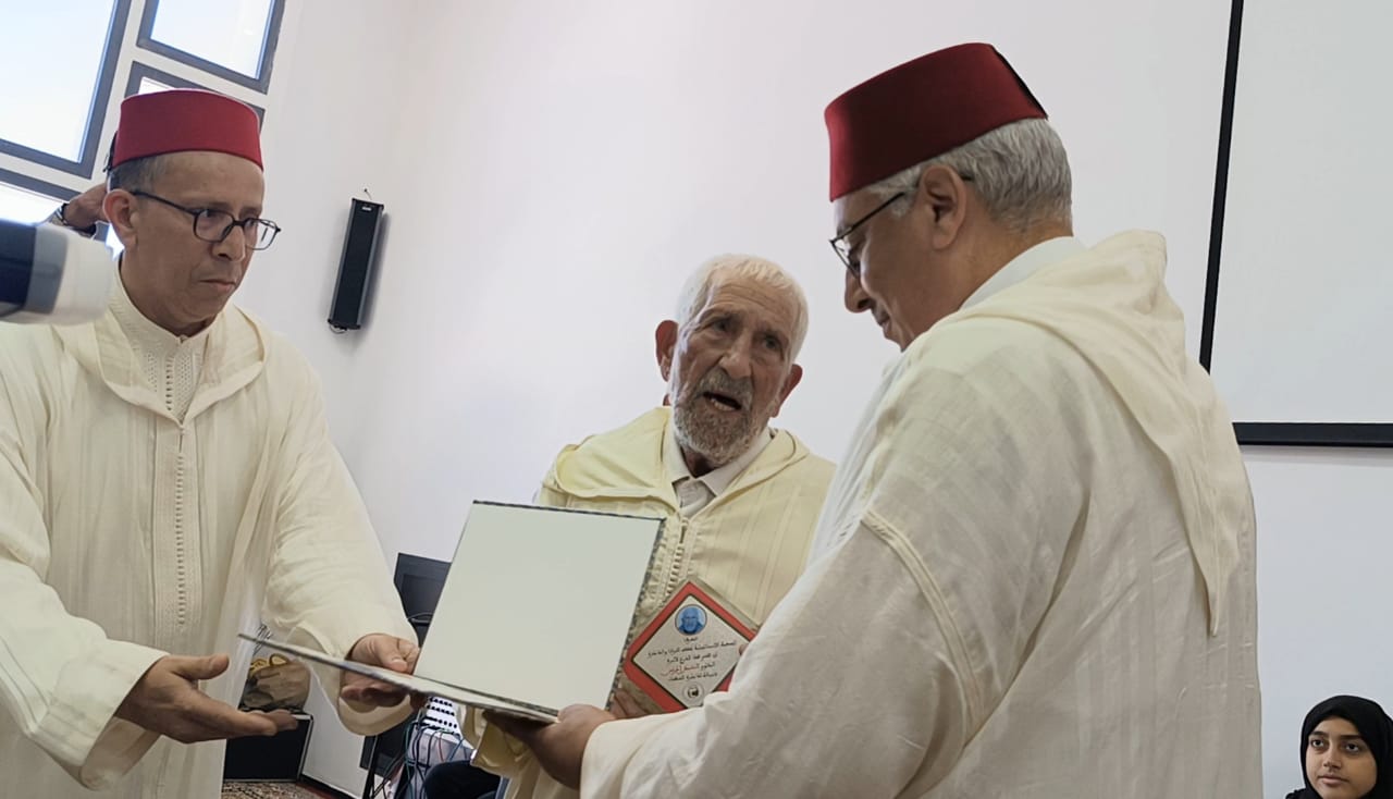 تكريم أبطال المقاومة وترميم مقبرة الشهداء بمولاي إدريس زرهون بحضور السيد عامل عمالة مكناس.