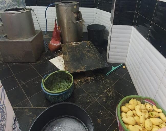 تطوان: السلطات تحبط نشاط معمل سري للبطاطس المشبوهة وتضبط 14 طنا مهددة لصحة المستهلكين (صور) تطوان: السلطات تحبط نشاط معمل سري للبطاطس المشبوهة وتضبط 14 طنا مهددة لصحة المستهلكين (صور)