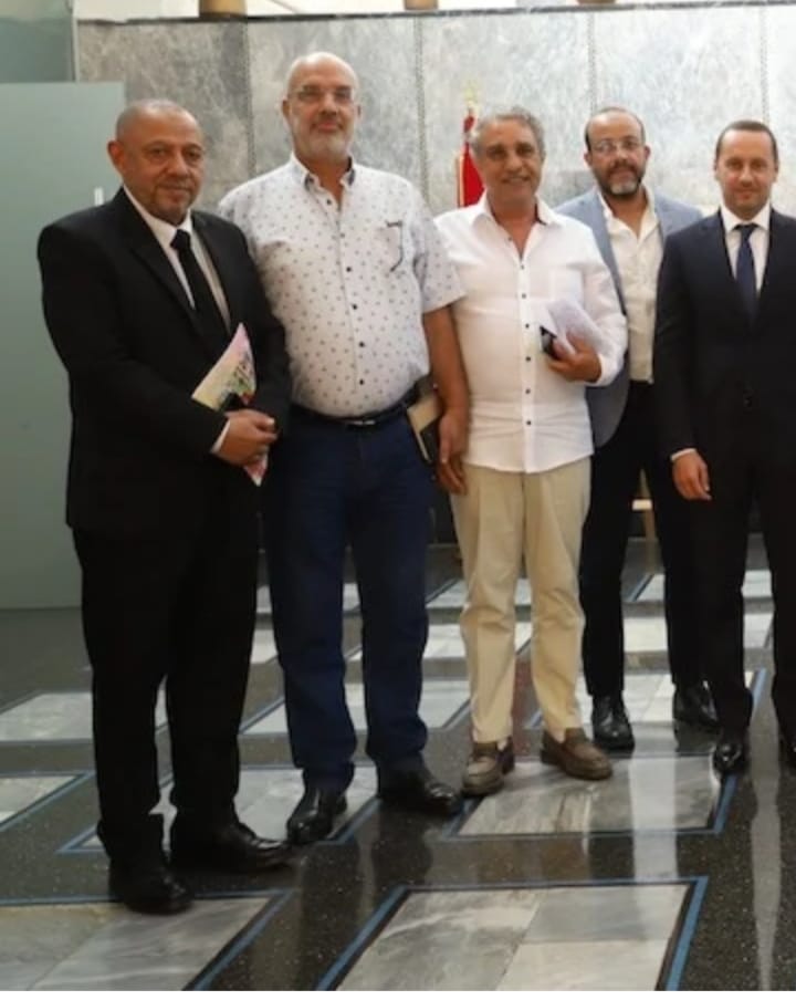 وزير الصحة والحماية الاجتماعية يعقد اجتماع مع ثلاث مركزيات نقابية تمثل صيادلة الصيدليات