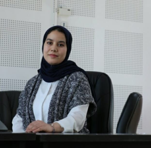 التشكيلية كريمة الخنك في حوار خاص مع مغرب المواطنة حول جمالية الفن والرسم التشكيلية كريمة الخنك في حوار خاص مع مغرب المواطنة حول جمالية الفن والرسم