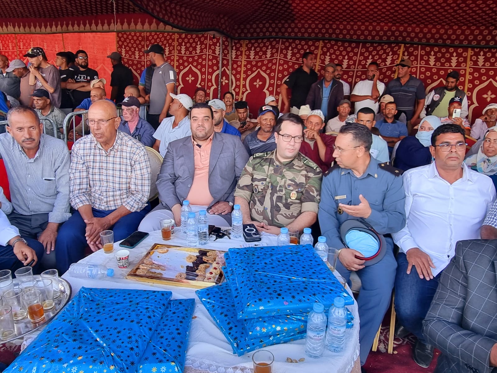 تكريم السربات المشاركة في ختام مهرجان سيدي محمد بنمنصور تكريم السربات المشاركة في ختام مهرجان سيدي محمد بنمنصور