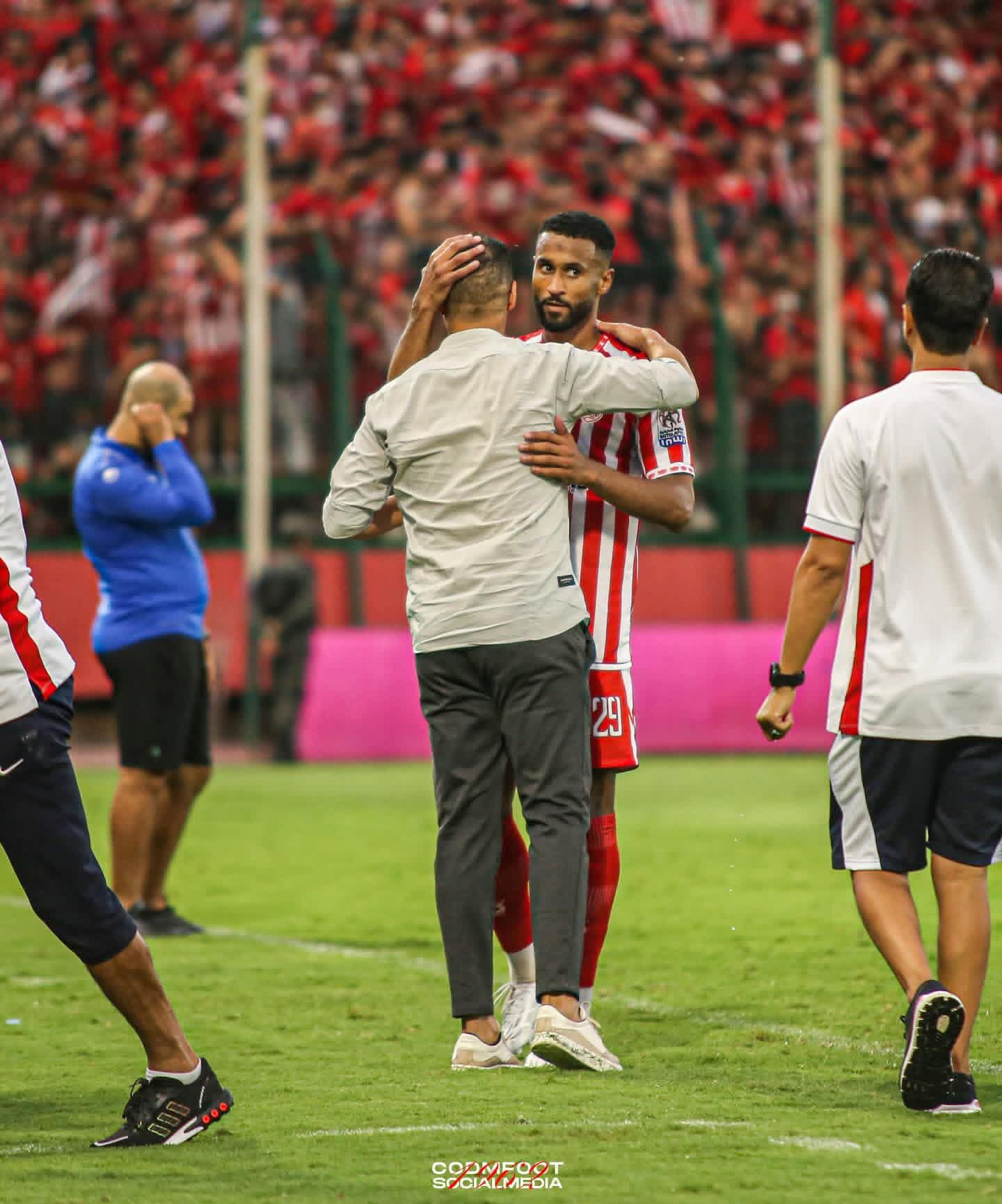 النادي الرياض المكناسي لكرة القدم يحقق فوزا مستحقا على نادي الفتح الرباطي بحصة (2-0). النادي الرياض المكناسي لكرة القدم يحقق فوزا مستحقا على نادي الفتح الرباطي بحصة (2-0).