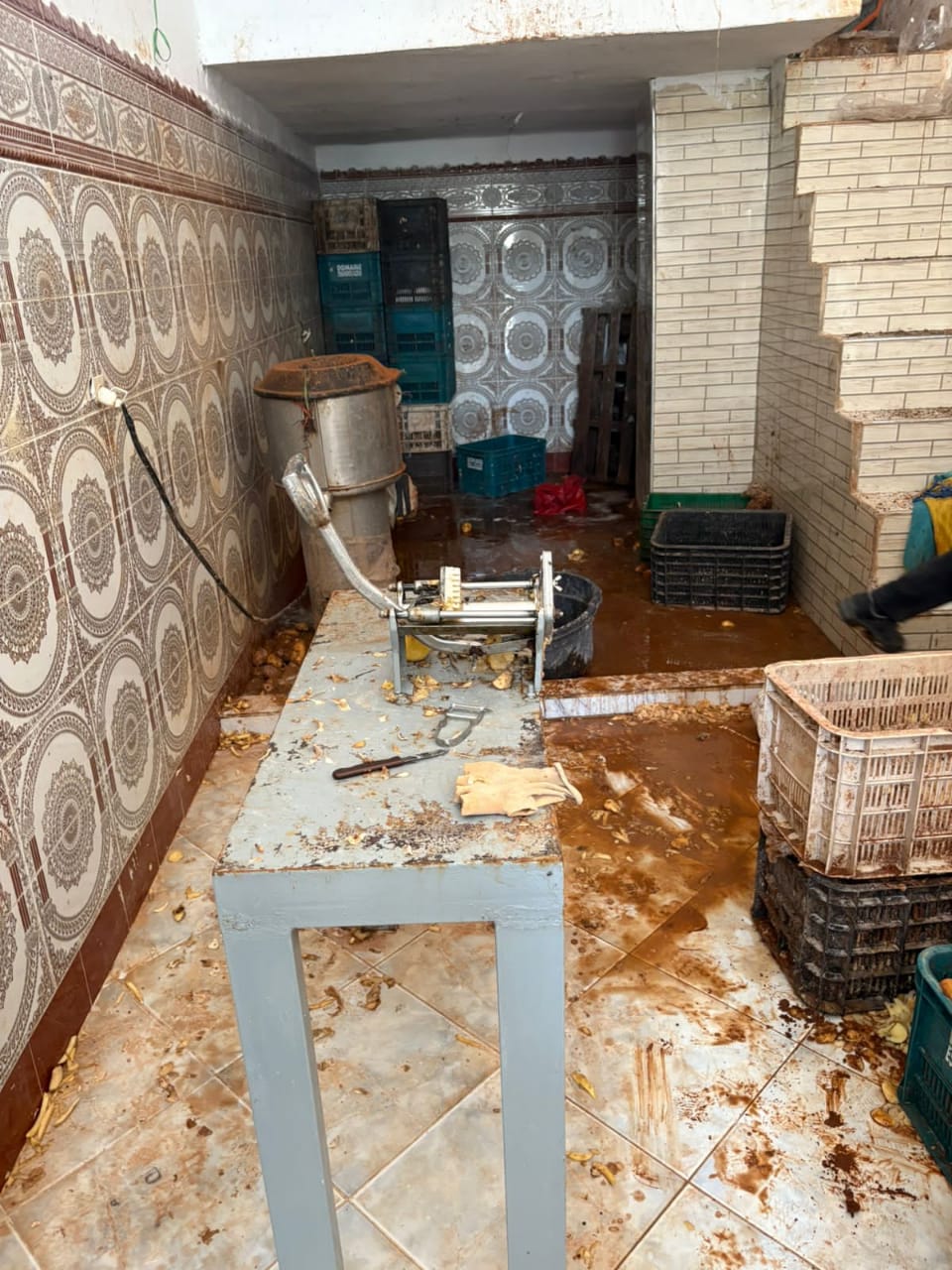 قائد مقاطعة طابولة بتطوان يضرب بيد من حديد ويطيح بمعمل 