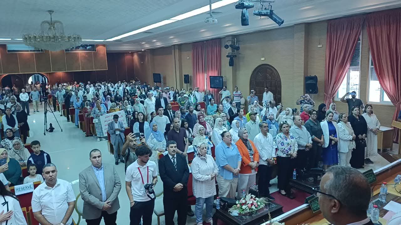 الأمانة الإقليمية لحزب جبهة القوى الديمقراطية بمكناس تنظم لقاء تواصليا بالقاعة الكبرى بمركب الأوقاف والشؤون الإسلامية