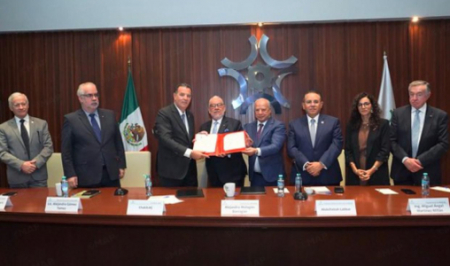 توقيع مذكرة تفاهم بين الاتحاد العام لمقاولات المغرب وكونفدرالية الغرف الصناعية بالمكسيك توقيع مذكرة تفاهم بين الاتحاد العام لمقاولات المغرب وكونفدرالية الغرف الصناعية بالمكسيك