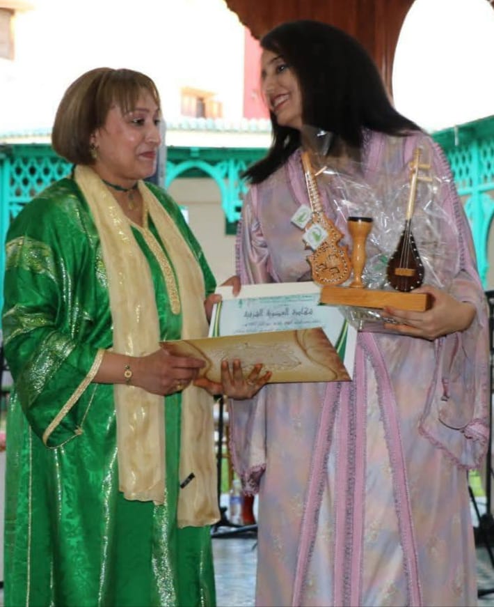 : مكناس تحتفي بالفنانة هاجر الحجوي: صوت أصيل يكرس وفاءه للتراث