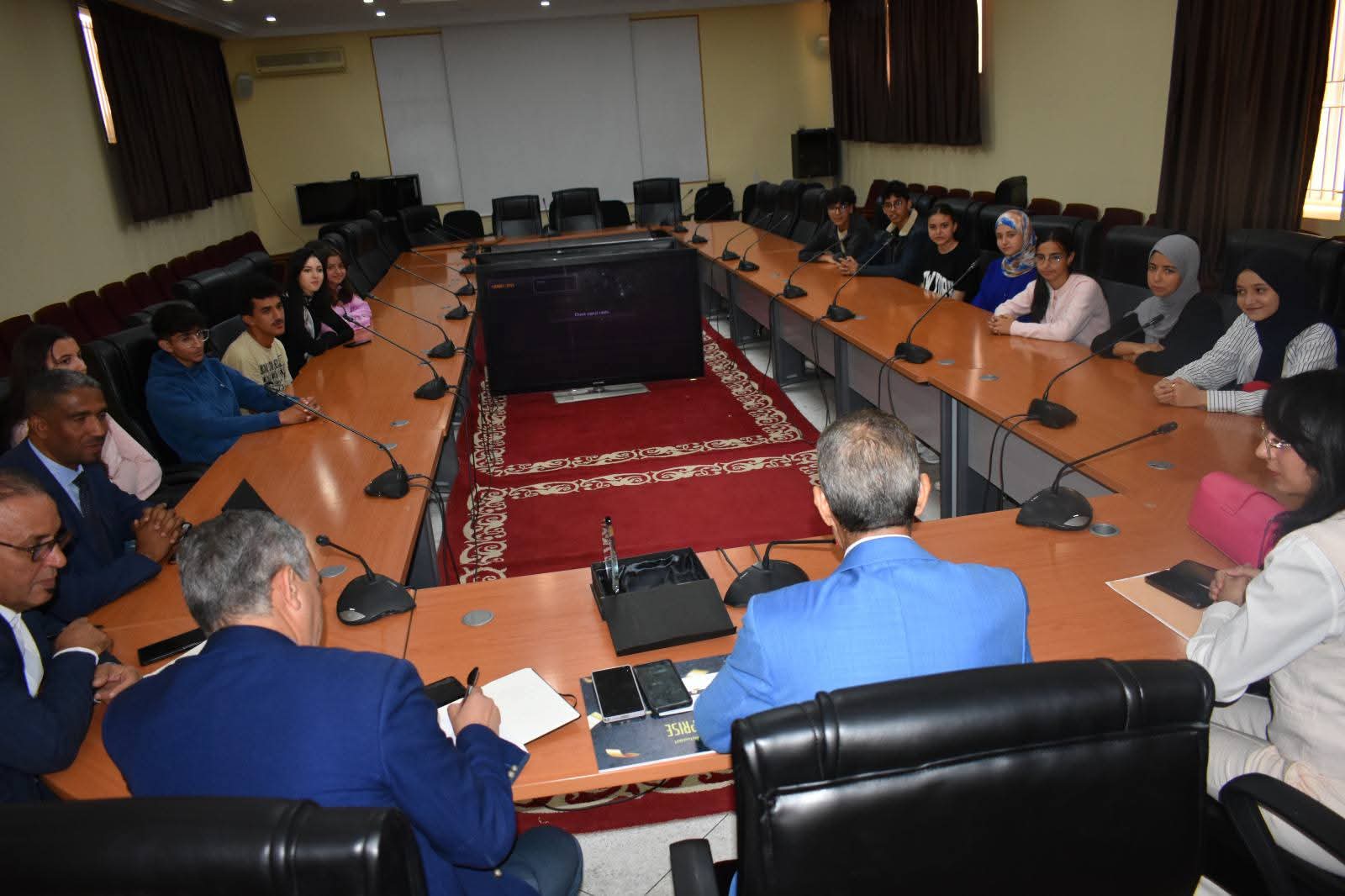 مديرية مكناس: استقبال فريق الثانوية التأهيلية طارق بن زياد الفائز  بالمرتبة الأولى وطنيا في مسابقة 