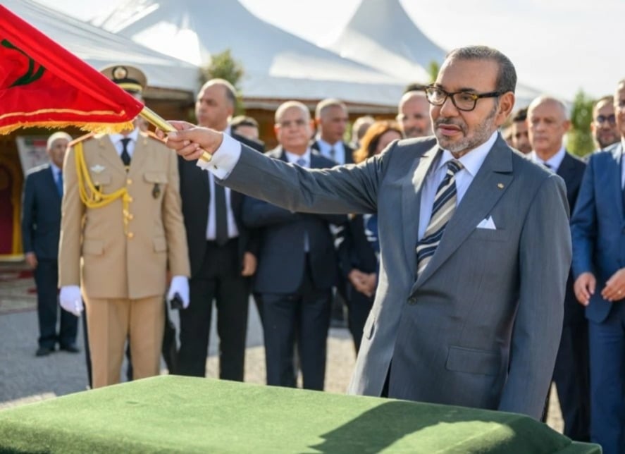 جلالة الملك يعطي انطلاقة أشغال إنجاز مشروع تضامني لاستقبال وإعادة التأهيل النفسي والاجتماعي للأشخاص ذوي الأمراض العقلية جلالة الملك يعطي انطلاقة أشغال إنجاز مشروع تضامني لاستقبال وإعادة التأهيل النفسي والاجتماعي للأشخاص ذوي الأمراض العقلية