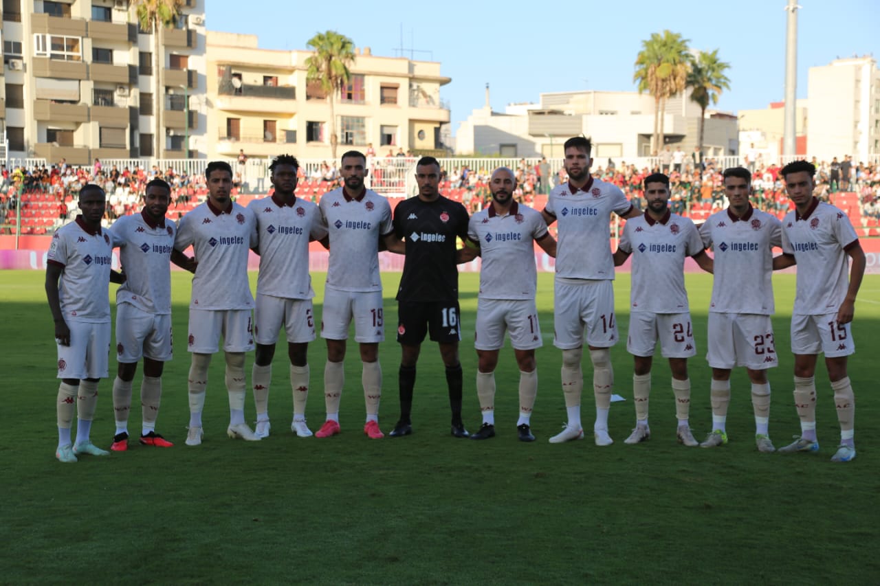 الوداد ينتزع فوزا ثمينا من قلب مكناس (3-1). الوداد ينتزع فوزا ثمينا من قلب مكناس (3-1).