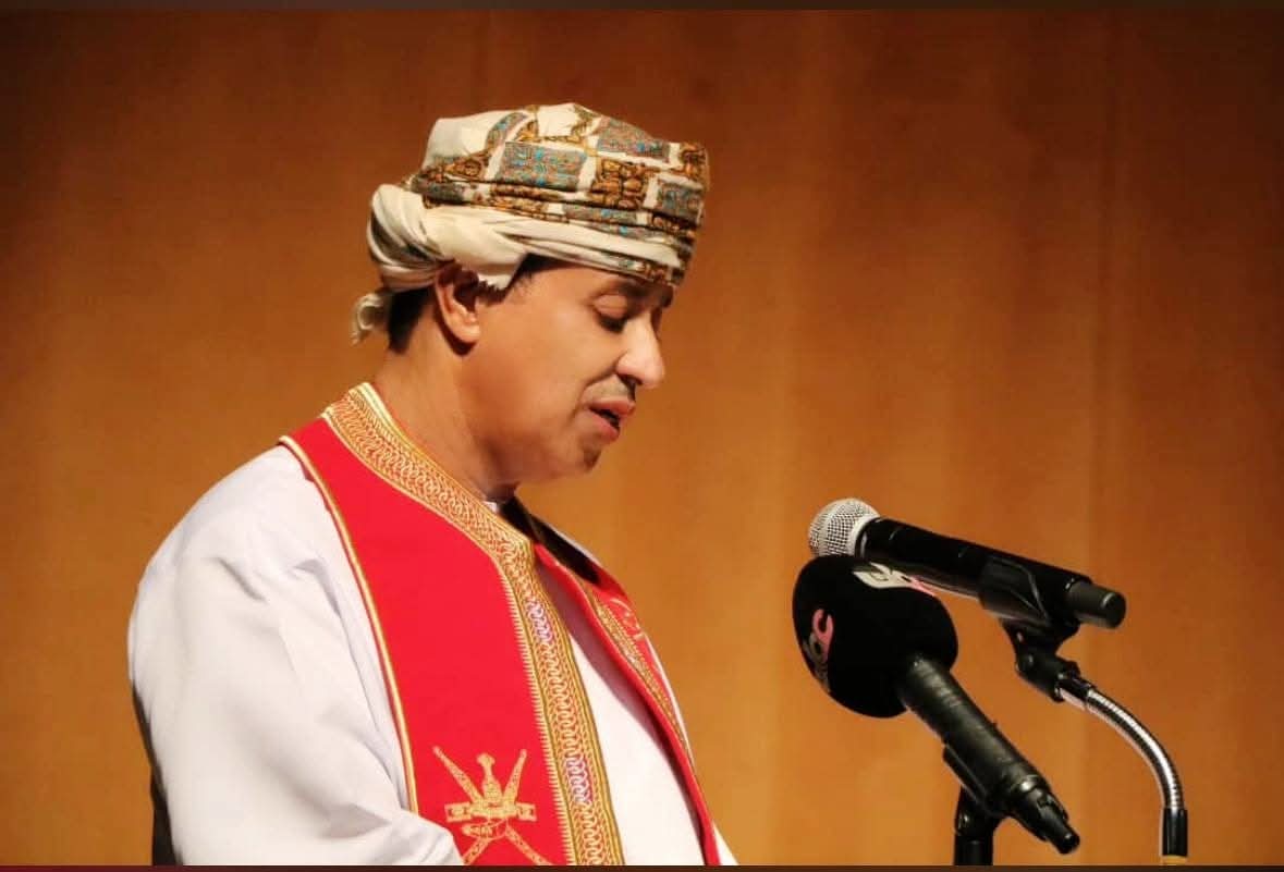 الدكتور ناصر طهموم شاعر الأغنية العمانية. الدكتور ناصر طهموم شاعر الأغنية العمانية.