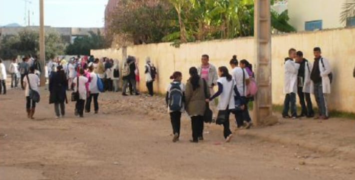 أولياء التلاميذ يرحبون بتعليمات وزارة التربية لحماية أبنائهم جواد الحسناوي: ننتظر تفعيل فضاءات داخل المؤسسات لضمان سلامة التلاميذ أولياء التلاميذ يرحبون بتعليمات وزارة التربية لحماية أبنائهم جواد الحسناوي: ننتظر تفعيل فضاءات داخل المؤسسات لضمان سلامة التلاميذ