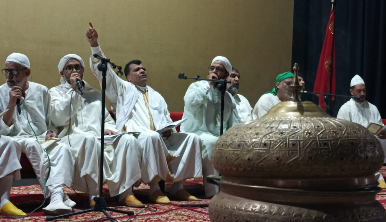 مكناس تحيي ذكرى 15 قرنا على ميلاد خير الأنام بحفل للسماع والمديح مكناس تحيي ذكرى 15 قرنا على ميلاد خير الأنام بحفل للسماع والمديح