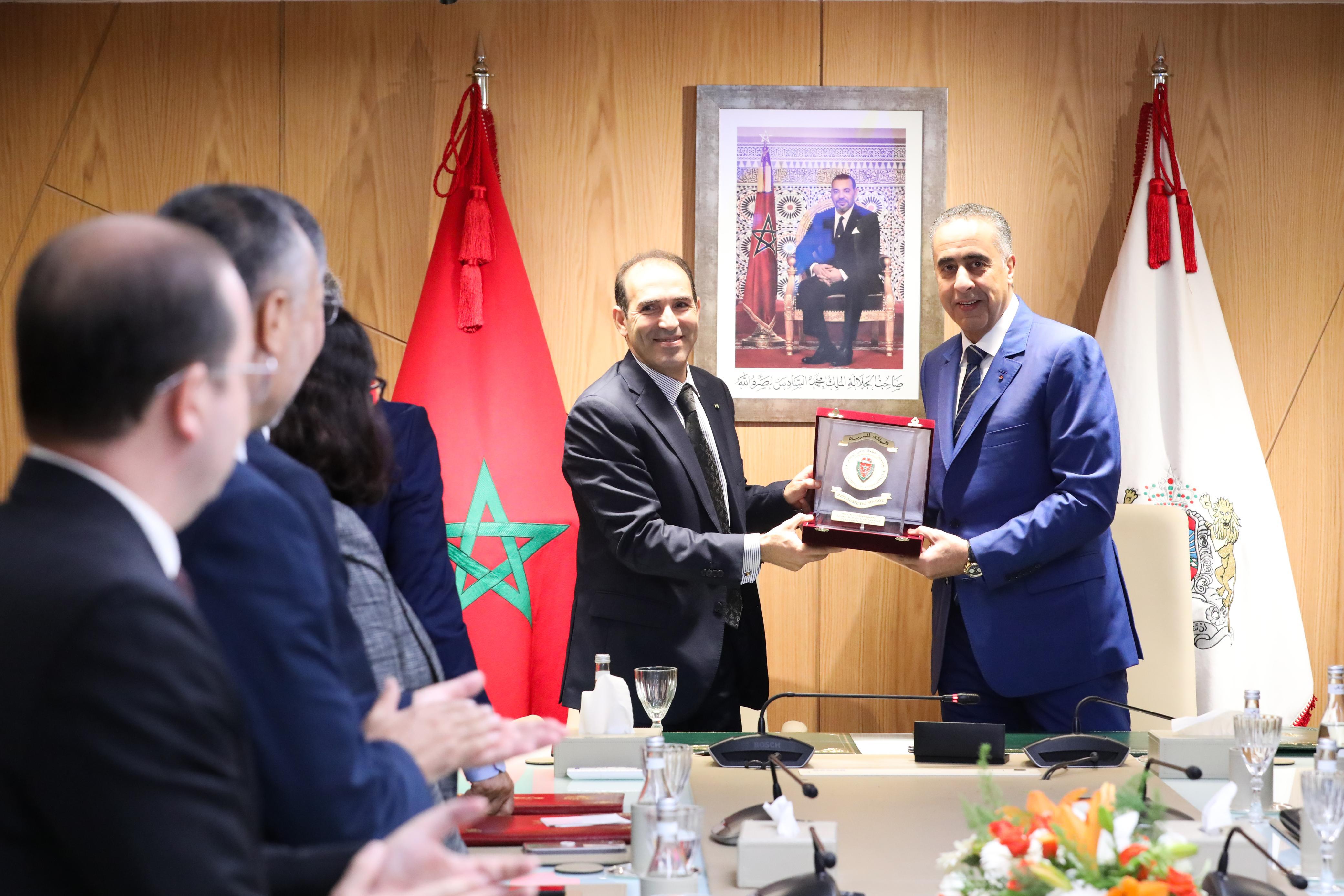 توقيع اتفاقية شراكة بين الهيئة الوطنية للنزاهة والوقاية من الرشوة ومحاربتها وقطب المديرية العامة للأمن الوطني والمديرية العامة لمراقبة التراب الوطني توقيع اتفاقية شراكة بين الهيئة الوطنية للنزاهة والوقاية من الرشوة ومحاربتها وقطب المديرية العامة للأمن الوطني والمديرية العامة لمراقبة التراب الوطني