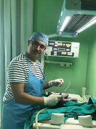 الدكتور محسن الصادقي.. طبيب الإنسان قبل المهنة الدكتور محسن الصادقي.. طبيب الإنسان قبل المهنة