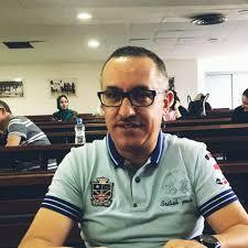 الدكتور محسن الصادقي.. طبيب الإنسان قبل المهنة الدكتور محسن الصادقي.. طبيب الإنسان قبل المهنة