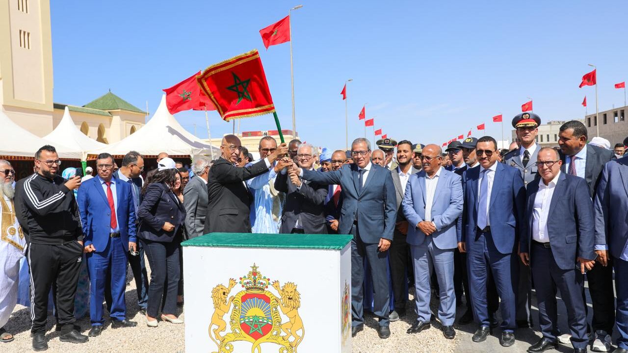 بركة يعطي انطلاقة مشاريع ويطّلع على تقدم تنفيذ برامج مهيكلة بجهة الداخلة-وادي الذهب