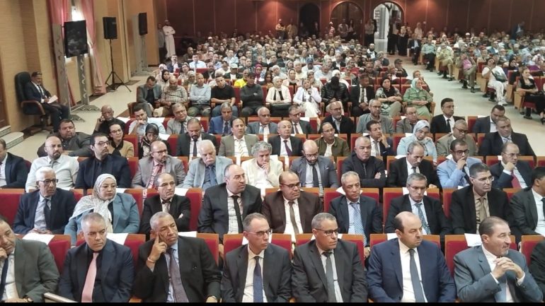 مكناس .. لقاء تشاوري حول إعداد برنامج التنمية الترابية المندمجة مكناس .. لقاء تشاوري حول إعداد برنامج التنمية الترابية المندمجة