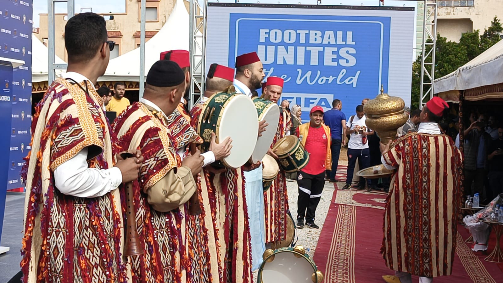 تدشين أول ملعب مصغر بالمغرب ضمن مشروع “FIFA Arena” بمدرسة حليمة السعدية بمكناس تدشين أول ملعب مصغر بالمغرب ضمن مشروع “FIFA Arena” بمدرسة حليمة السعدية بمكناس