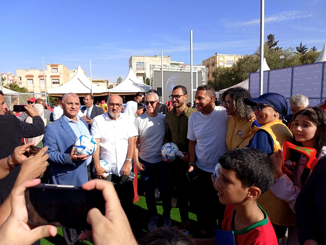 تدشين أول ملعب مصغر بالمغرب ضمن مشروع “FIFA Arena” بمدرسة حليمة السعدية بمكناس تدشين أول ملعب مصغر بالمغرب ضمن مشروع “FIFA Arena” بمدرسة حليمة السعدية بمكناس