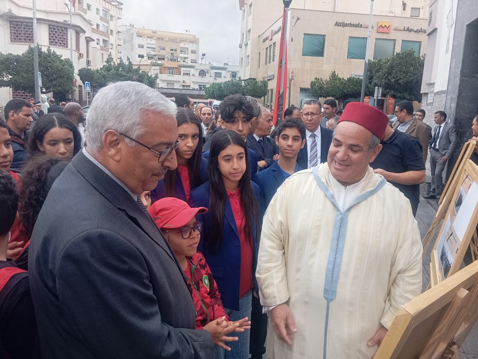 عامل عمالة مكناس يترأس مراسيم تحية العلم الوطني بمناسبة ذكرى المسيرة الخضراء ويشرف على تدشين مشاريع تنموية 