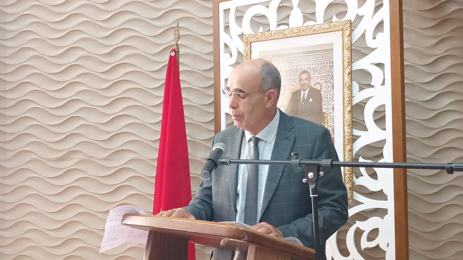 عامل عمالة مكناس يترأس مراسيم تحية العلم الوطني بمناسبة ذكرى المسيرة الخضراء ويشرف على تدشين مشاريع تنموية عامل عمالة مكناس يترأس مراسيم تحية العلم الوطني بمناسبة ذكرى المسيرة الخضراء ويشرف على تدشين مشاريع تنموية