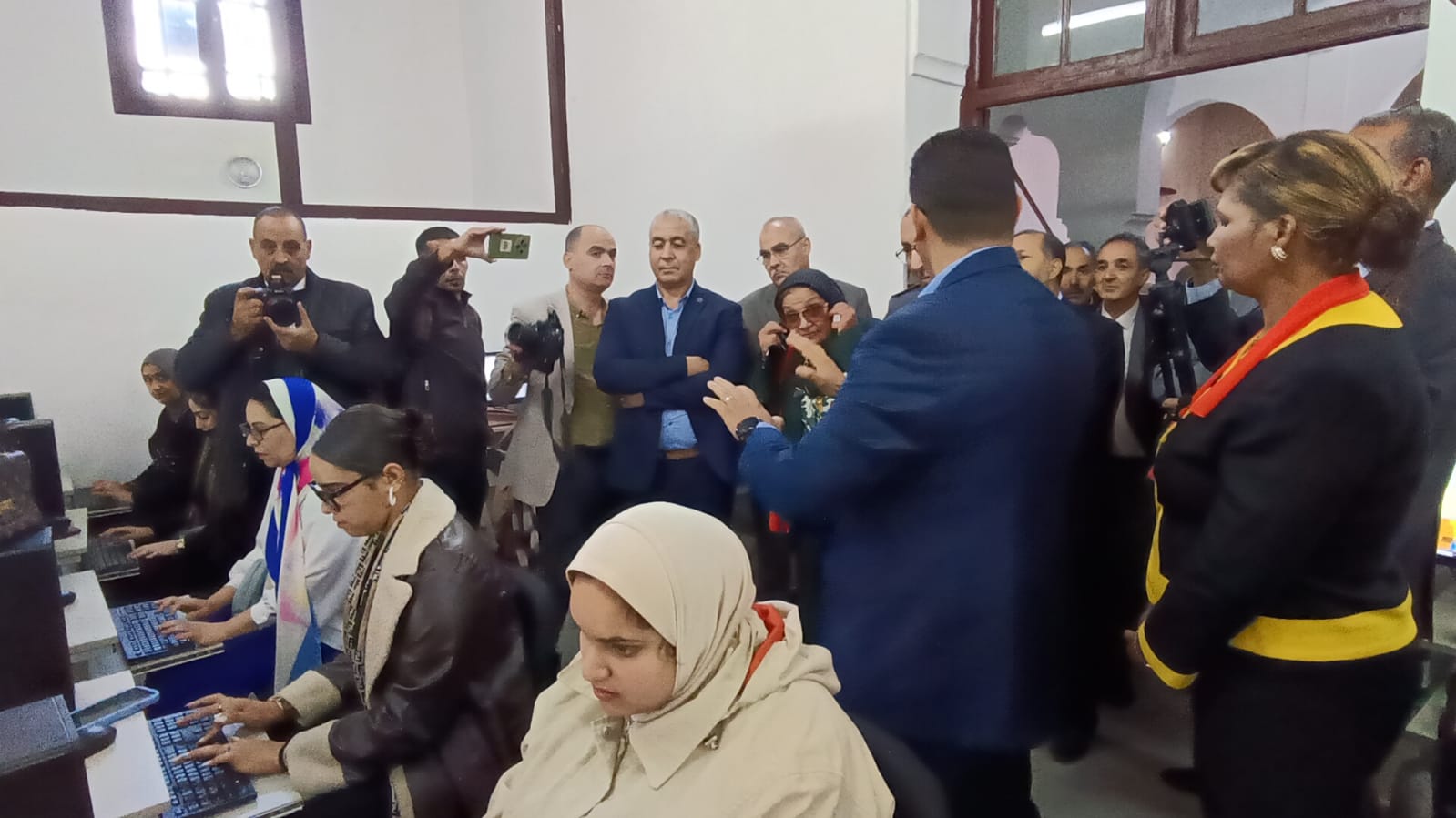 عامل عمالة مكناس يترأس مراسيم تحية العلم الوطني بمناسبة ذكرى المسيرة الخضراء ويشرف على تدشين مشاريع تنموية عامل عمالة مكناس يترأس مراسيم تحية العلم الوطني بمناسبة ذكرى المسيرة الخضراء ويشرف على تدشين مشاريع تنموية