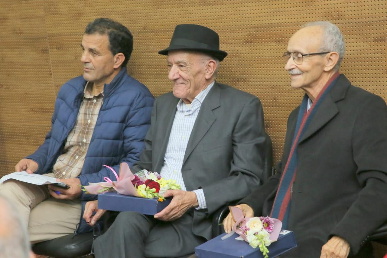 تكريم من نوع آخر في حفل تكريم من نوع آخر في حفل