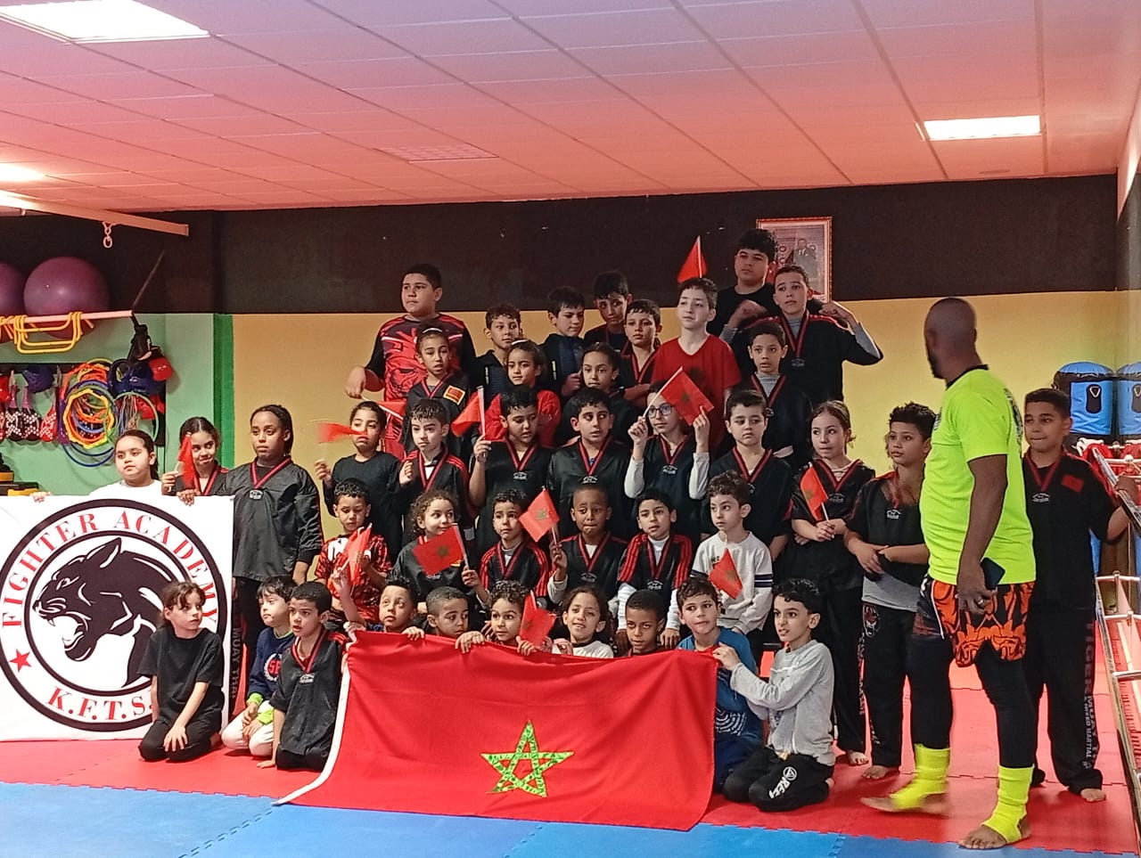 جمعية فايتر اكاديمي للكيك بوكسين والفول كونطاكت والرياضات الدفاعية المختلطة بمكناس تحتفي بعيد المسيرة الخضراء المظفرة وعيد الاستقلال و عيد الوحدة الوطنية