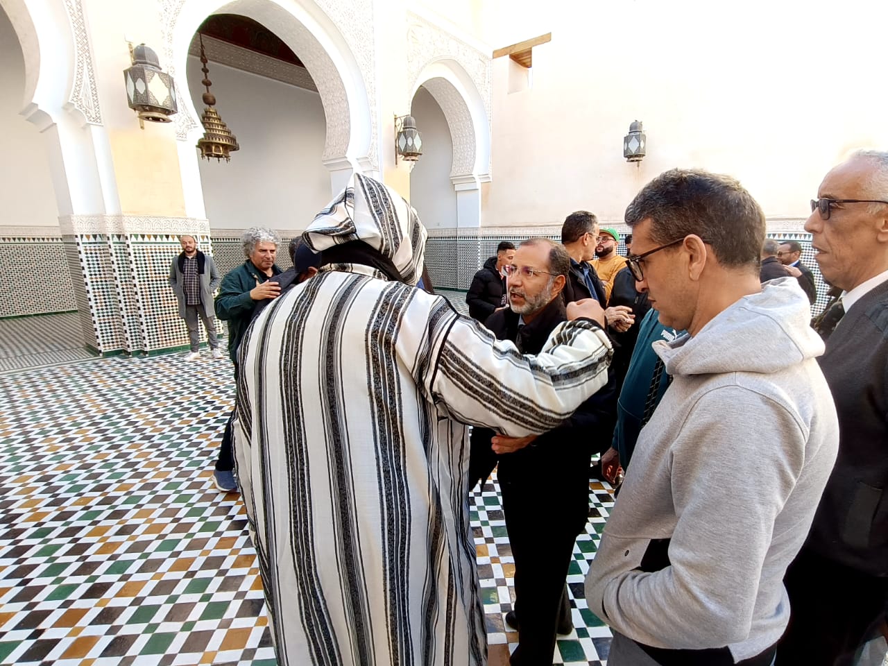 حضور وازن من شخصيات وطنية ومحلية في تشييع جثمان الفقيدة والدة المختار لغزيوي