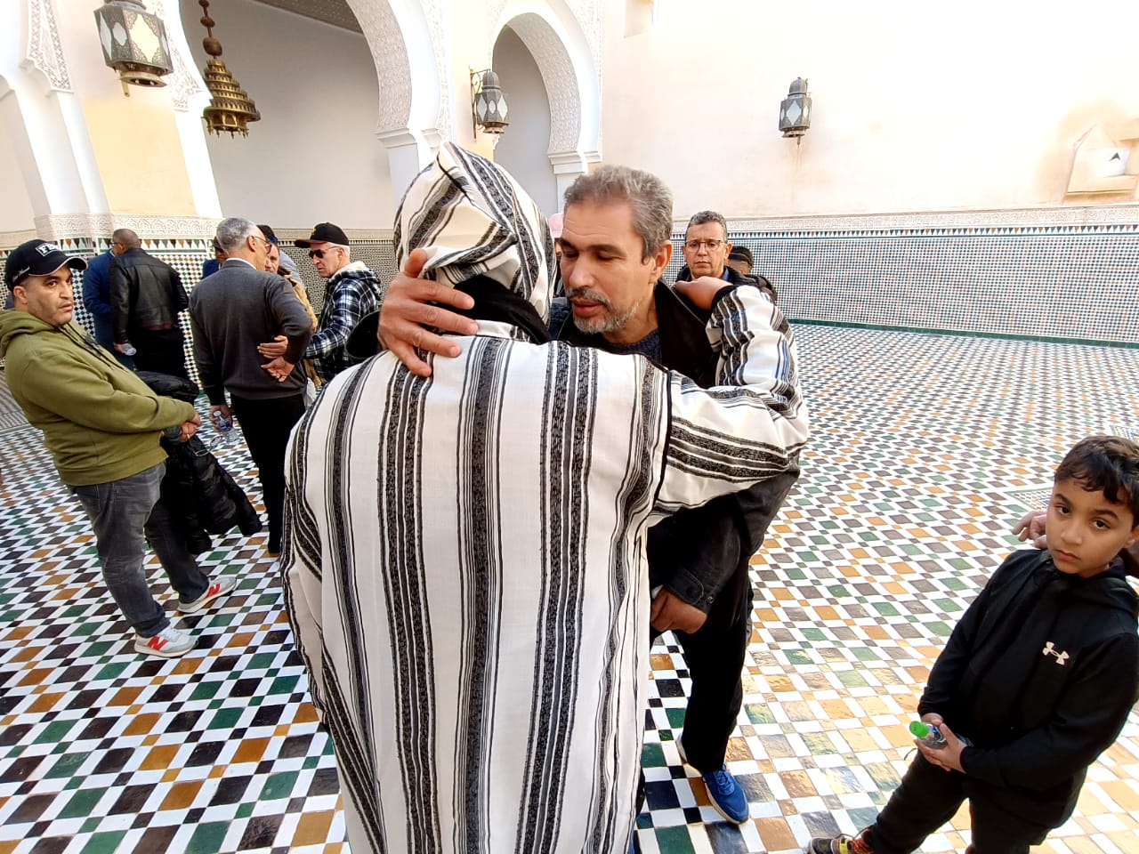 حضور وازن من شخصيات وطنية ومحلية في تشييع جثمان الفقيدة والدة المختار لغزيوي