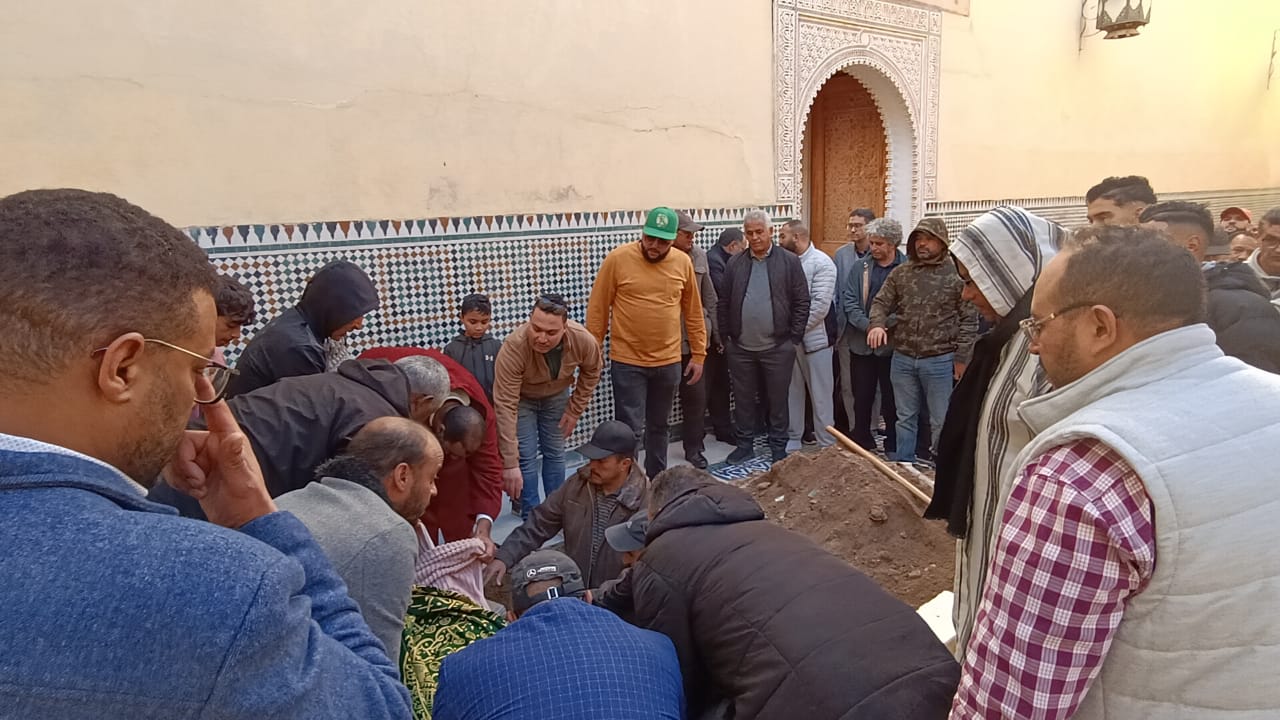 حضور وازن من شخصيات وطنية ومحلية في تشييع جثمان الفقيدة والدة المختار لغزيوي