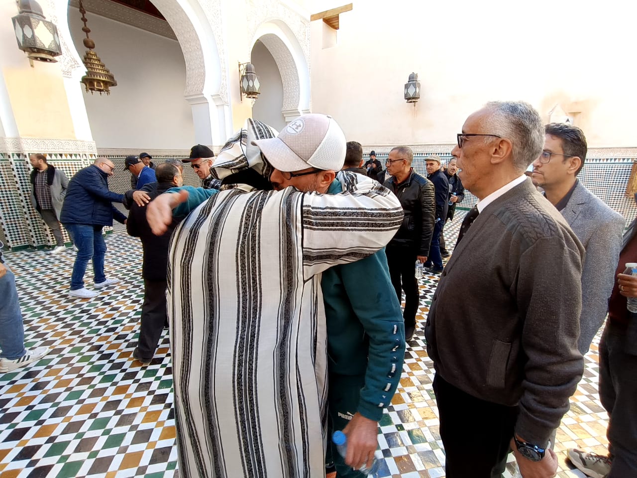 حضور وازن من شخصيات وطنية ومحلية في تشييع جثمان الفقيدة والدة المختار لغزيوي
