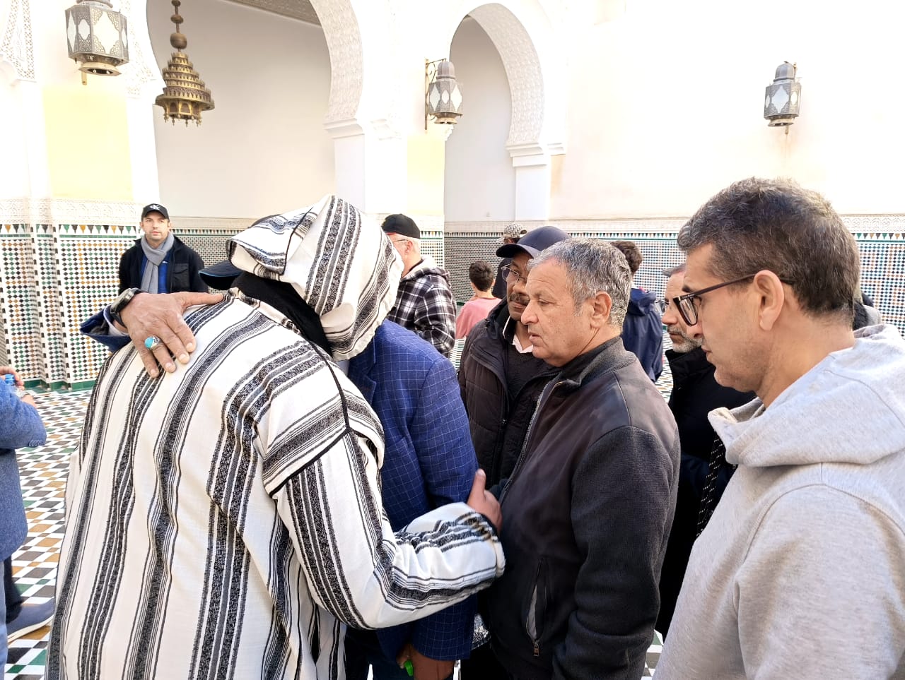 حضور وازن من شخصيات وطنية ومحلية في تشييع جثمان الفقيدة والدة المختار لغزيوي