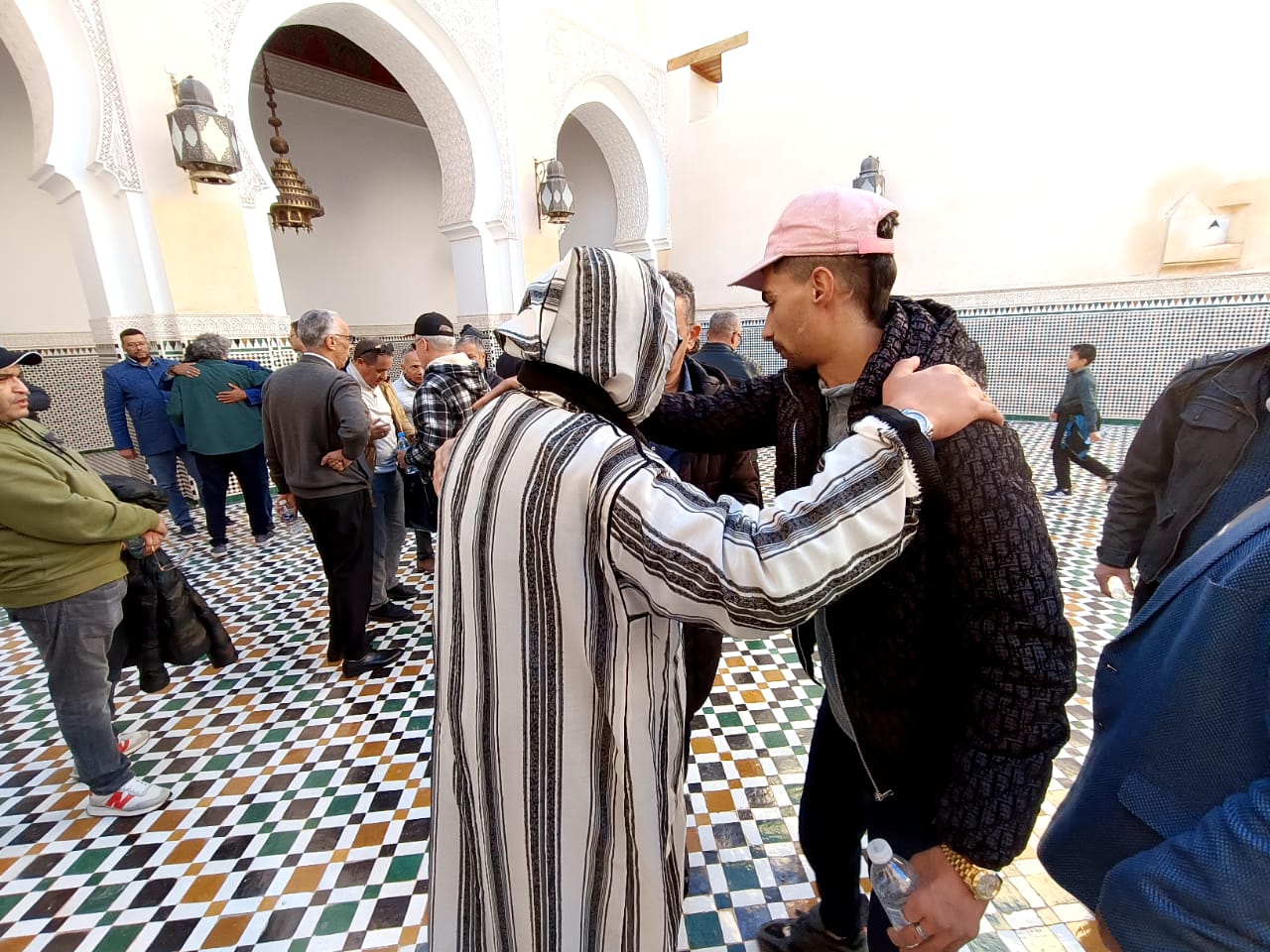 حضور وازن من شخصيات وطنية ومحلية في تشييع جثمان الفقيدة والدة المختار لغزيوي