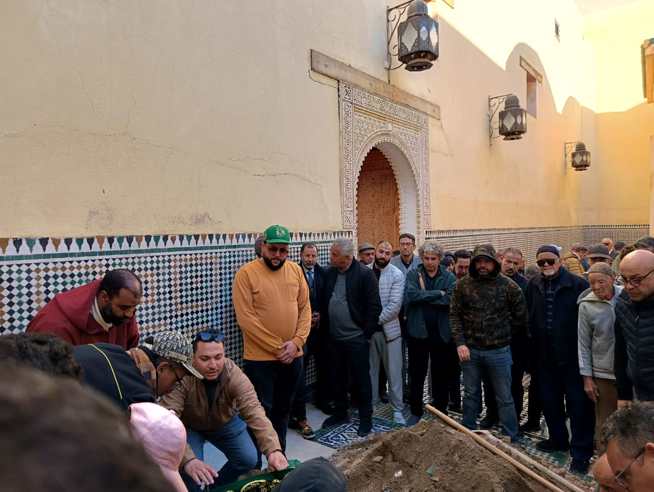 حضور وازن من شخصيات وطنية ومحلية في تشييع جثمان الفقيدة والدة المختار لغزيوي