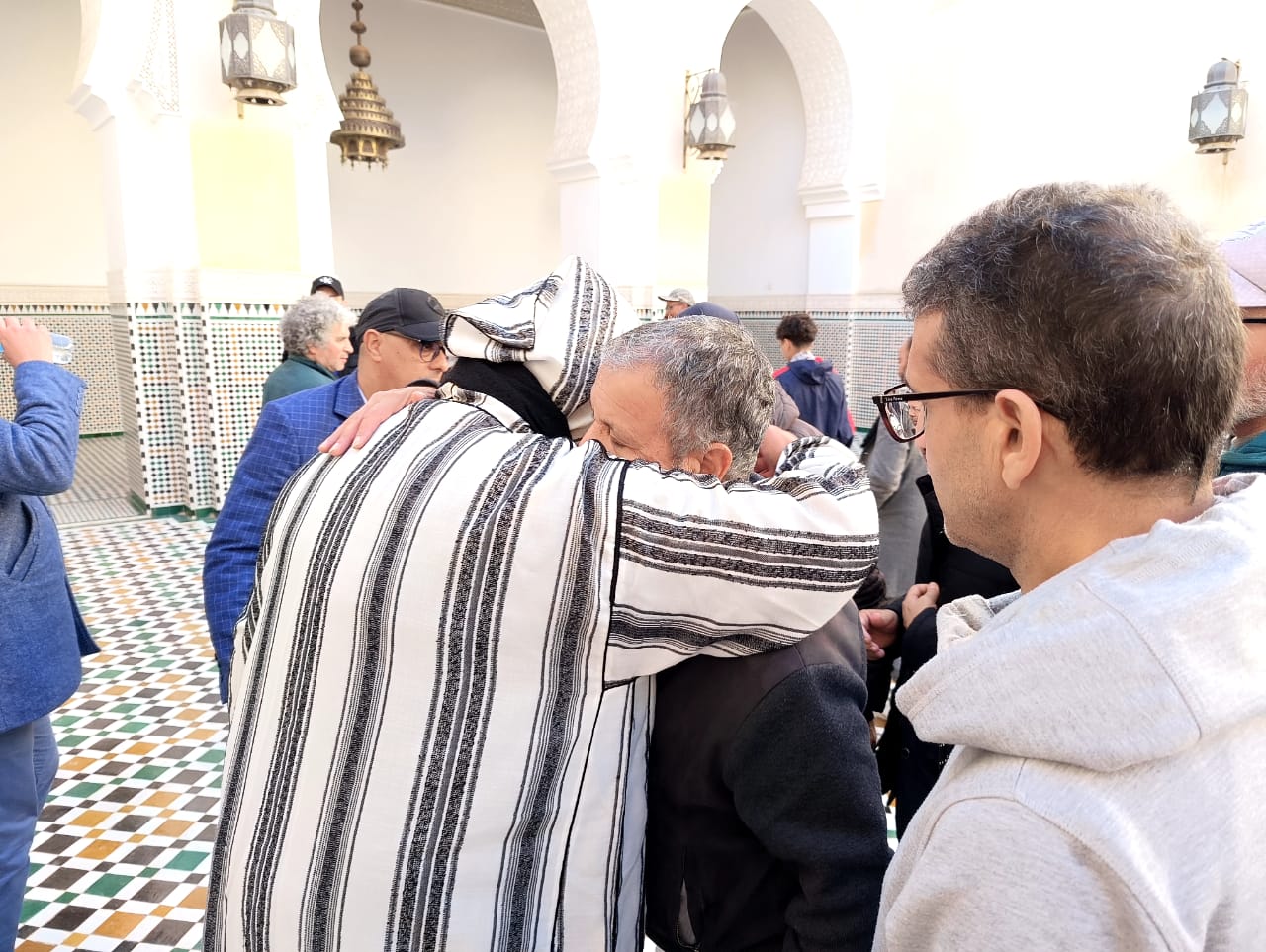 حضور وازن من شخصيات وطنية ومحلية في تشييع جثمان الفقيدة والدة المختار لغزيوي