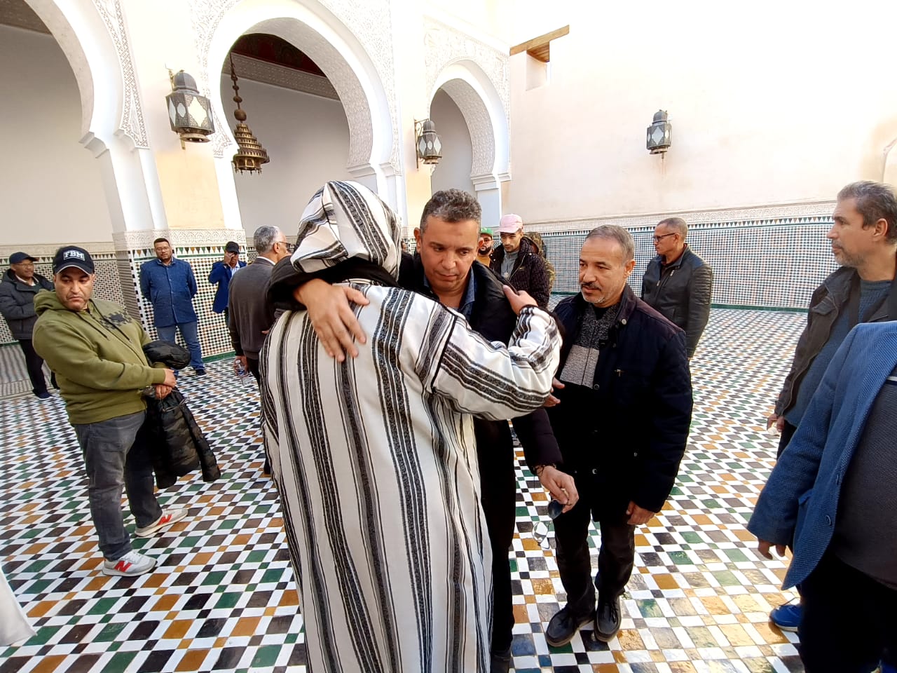 حضور وازن من شخصيات وطنية ومحلية في تشييع جثمان الفقيدة والدة المختار لغزيوي