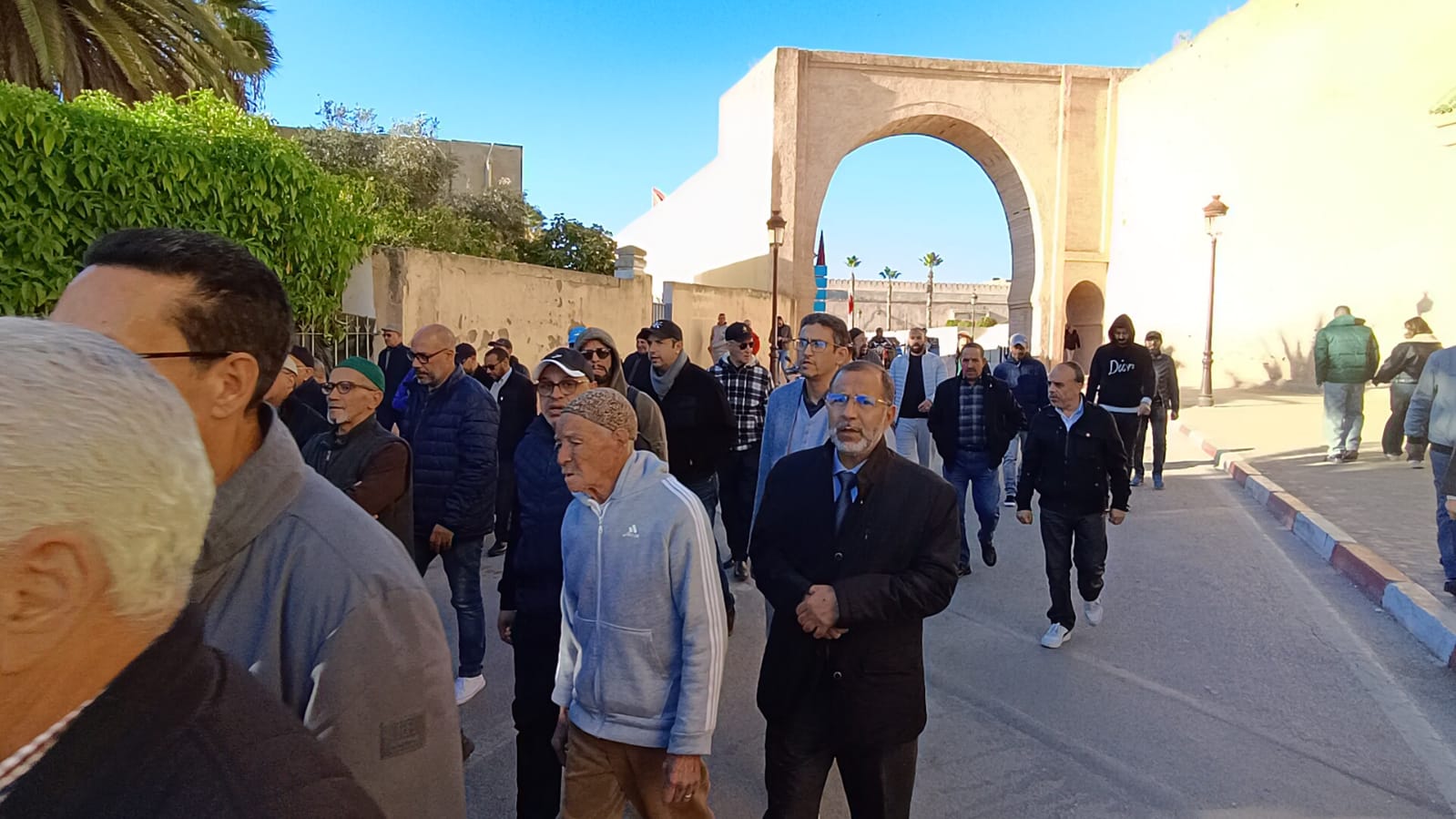 حضور وازن من شخصيات وطنية ومحلية في تشييع جثمان الفقيدة والدة المختار لغزيوي