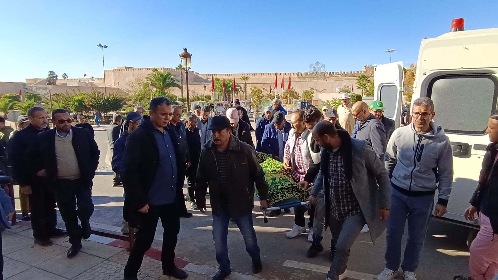 حضور وازن من شخصيات وطنية ومحلية في تشييع جثمان الفقيدة والدة المختار لغزيوي