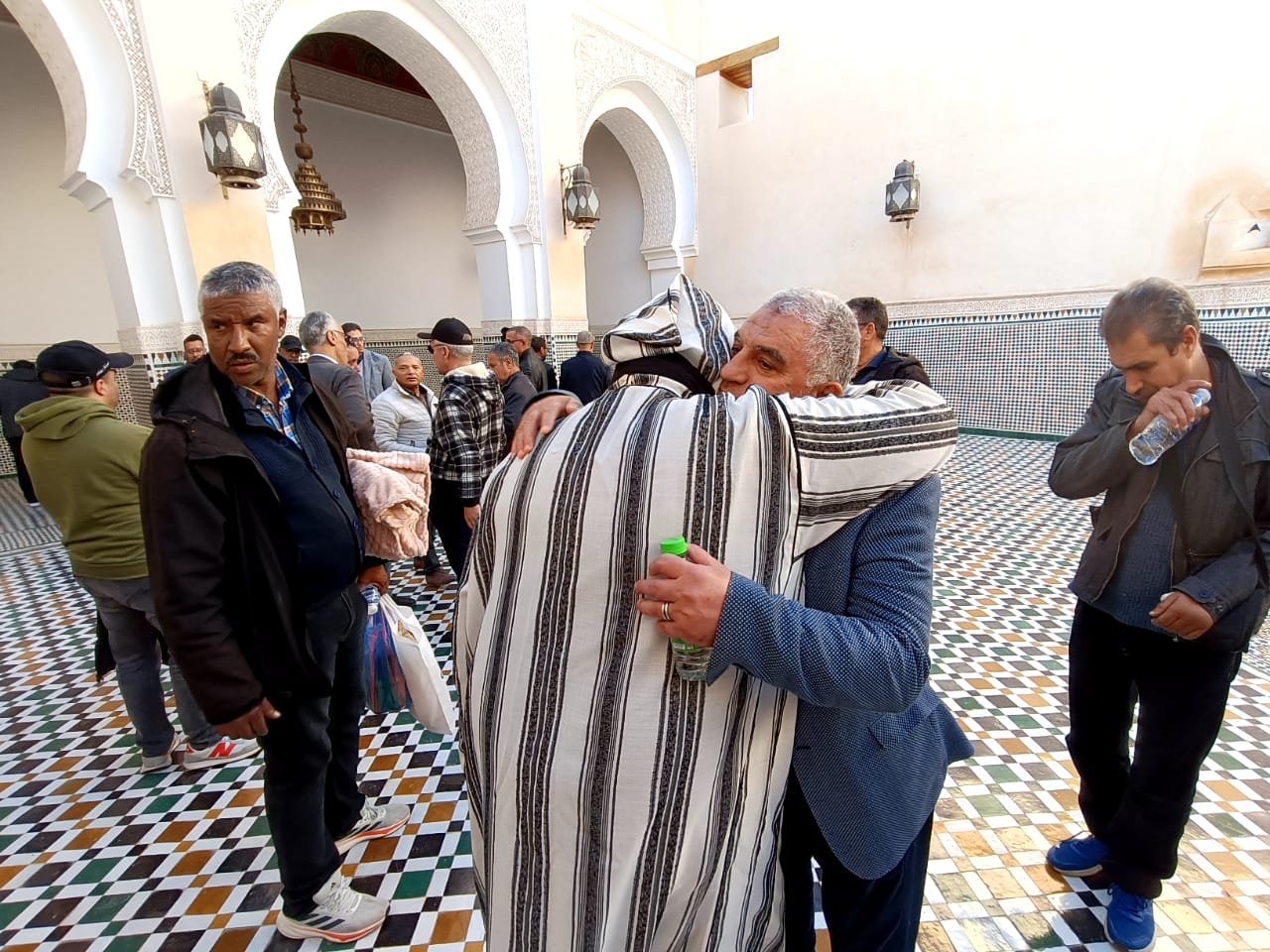 حضور وازن من شخصيات وطنية ومحلية في تشييع جثمان الفقيدة والدة المختار لغزيوي