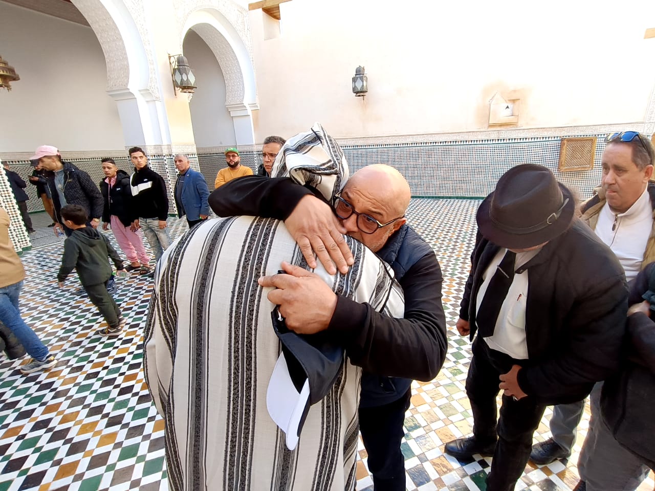 حضور وازن من شخصيات وطنية ومحلية في تشييع جثمان الفقيدة والدة المختار لغزيوي