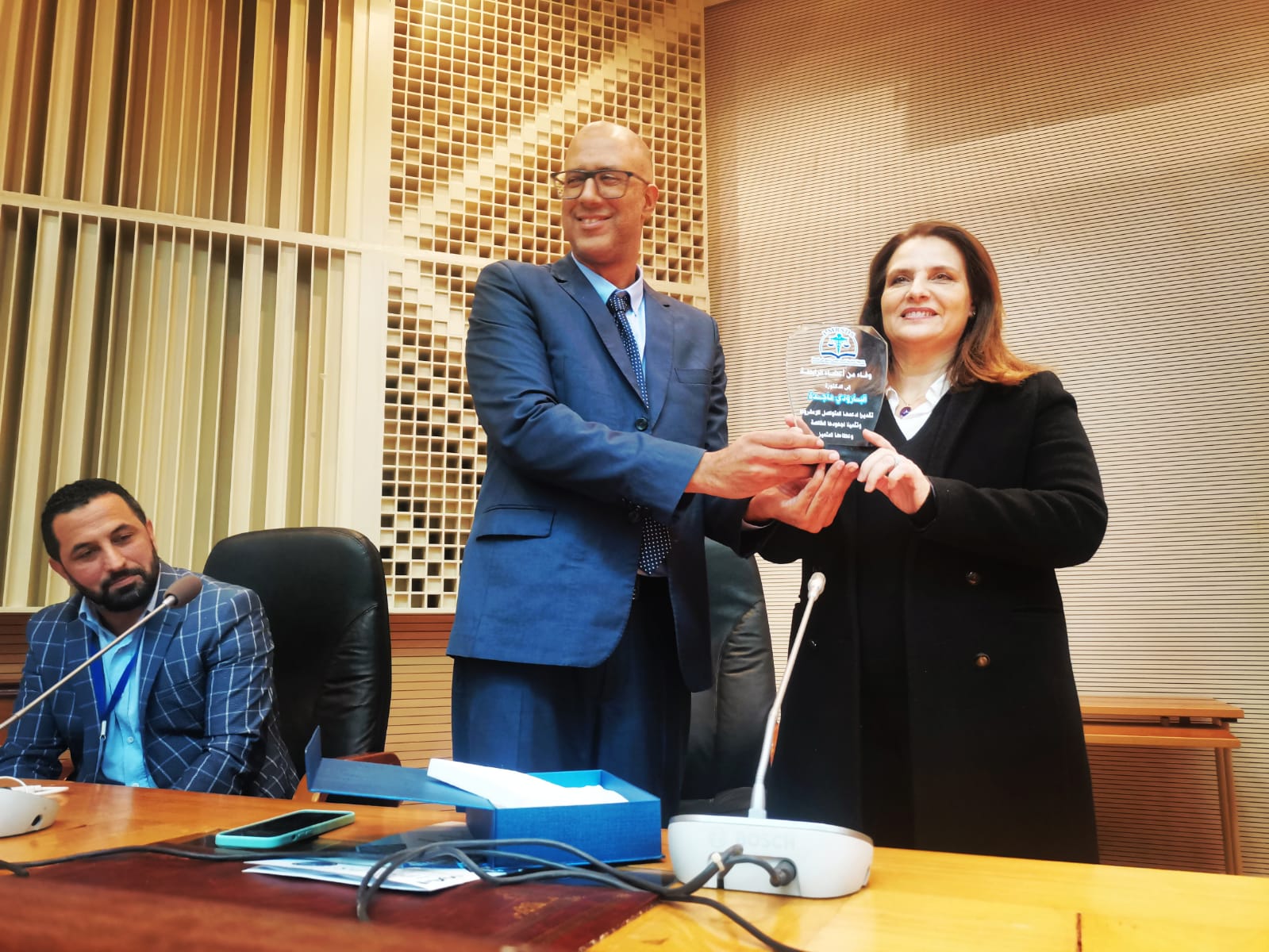 باحثون وخبراء بالصحة يجمعون بمكناس على أن تثمين الموارد البشرية مفتاح إصلاح المنظومة الصحية