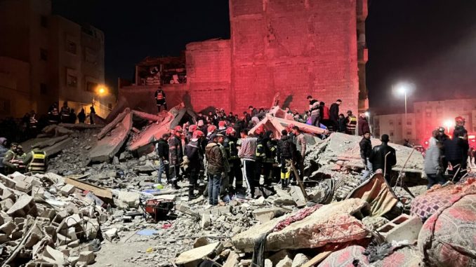 فاس.. مصرع 19 شخصا في انهيار بنايتين متجاورتين فاس.. مصرع 19 شخصا في انهيار بنايتين متجاورتين