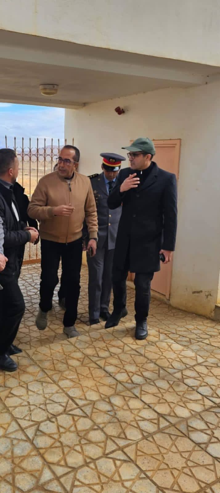 عامل إقليم الحسيمة يقوم بزيارة ميدانية إلى جماعة إزرقت لتتبع المشاريع التنموية والإنصات لانتظارات الساكنة عامل إقليم الحسيمة يقوم بزيارة ميدانية إلى جماعة إزرقت لتتبع المشاريع التنموية والإنصات لانتظارات الساكنة