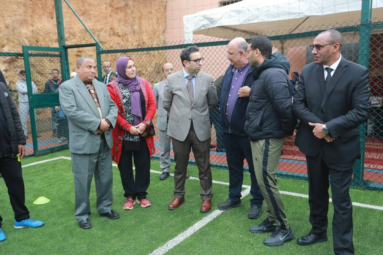 مبادرة مجتمعية بلمسة رياضية… توزيع البدلات الرياضية بحضور عامل عمالة عين السبع-الحي المحمدي مبادرة مجتمعية بلمسة رياضية… توزيع البدلات الرياضية بحضور عامل عمالة عين السبع-الحي المحمدي